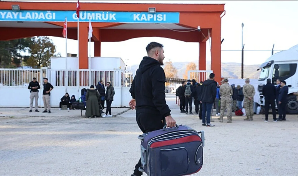 Suriyelilerin Dönüşü İçin Yayladağı Sınır Kapısı Yeniden Açıldı