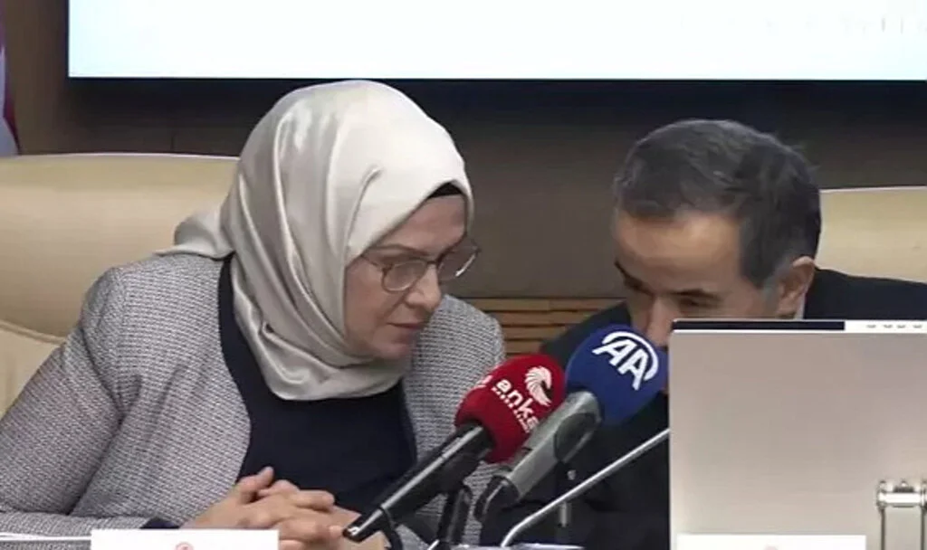 TBMM'de Açık Mikrofon Diyaloğu: Bakan Eleştirisi Gündem Oldu