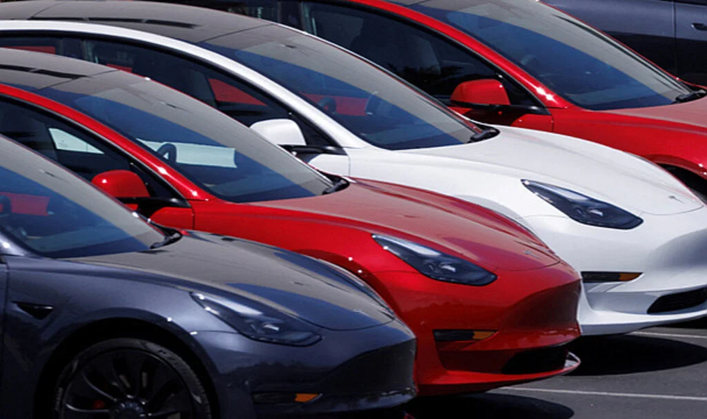 Tesla'nın piyasa değeri rakiplerinin toplamına ulaştı