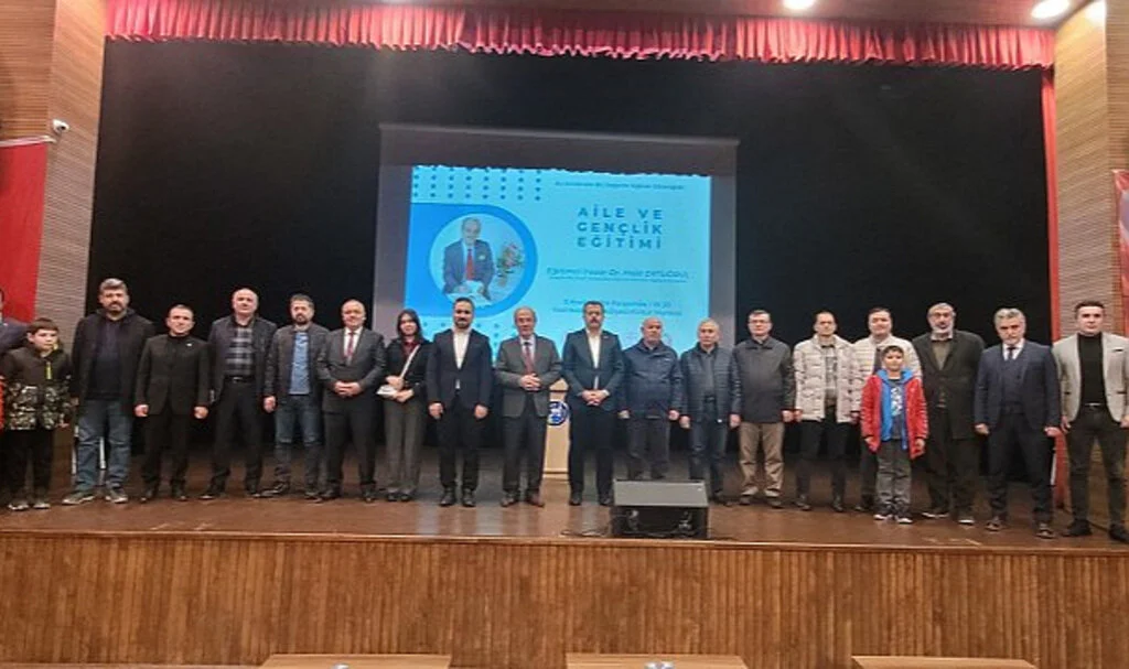 Vezirköprü’de Aile ve Gençlik İçin Anlamlı Konferans