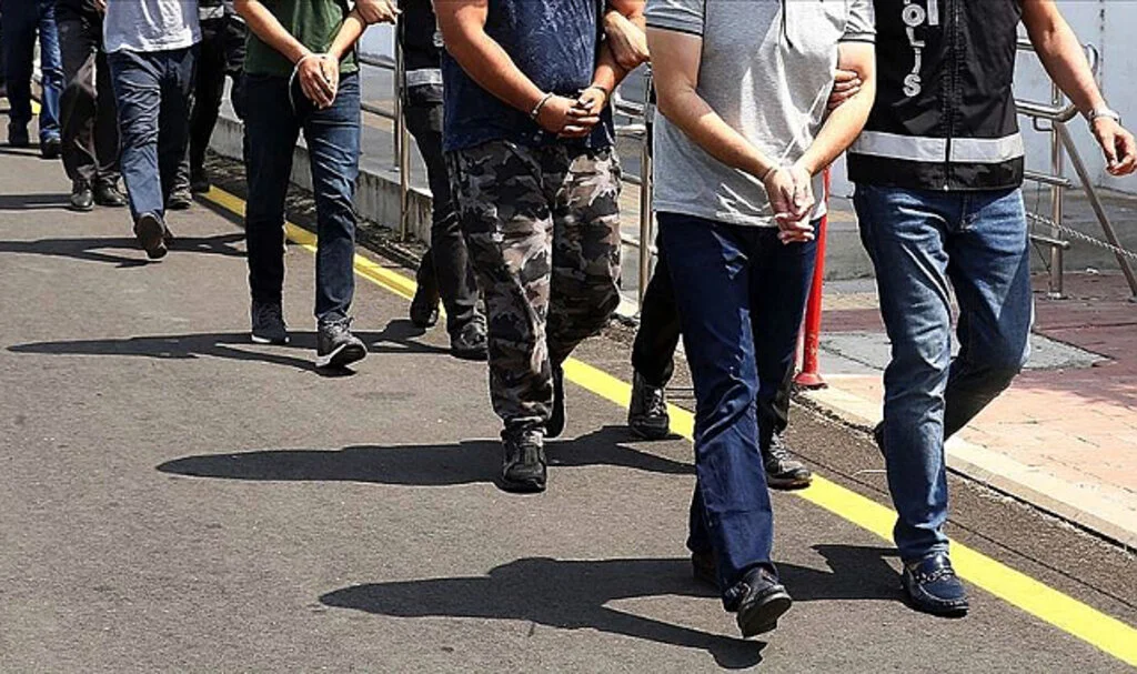23 İlde FETÖ Operasyonu: 33 Kişi Tutuklandı