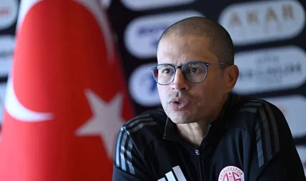 Antalyaspor Alex de Souza'yı yolladı!