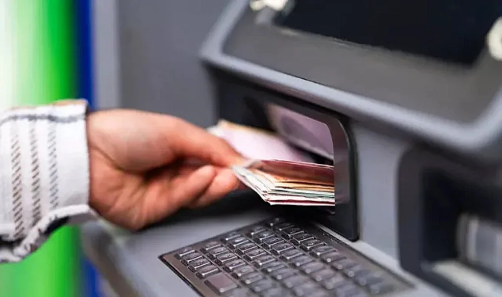 ATM'lerde yenilikleri ile geldi... Para çekme limitleri tamamen değişiyor!