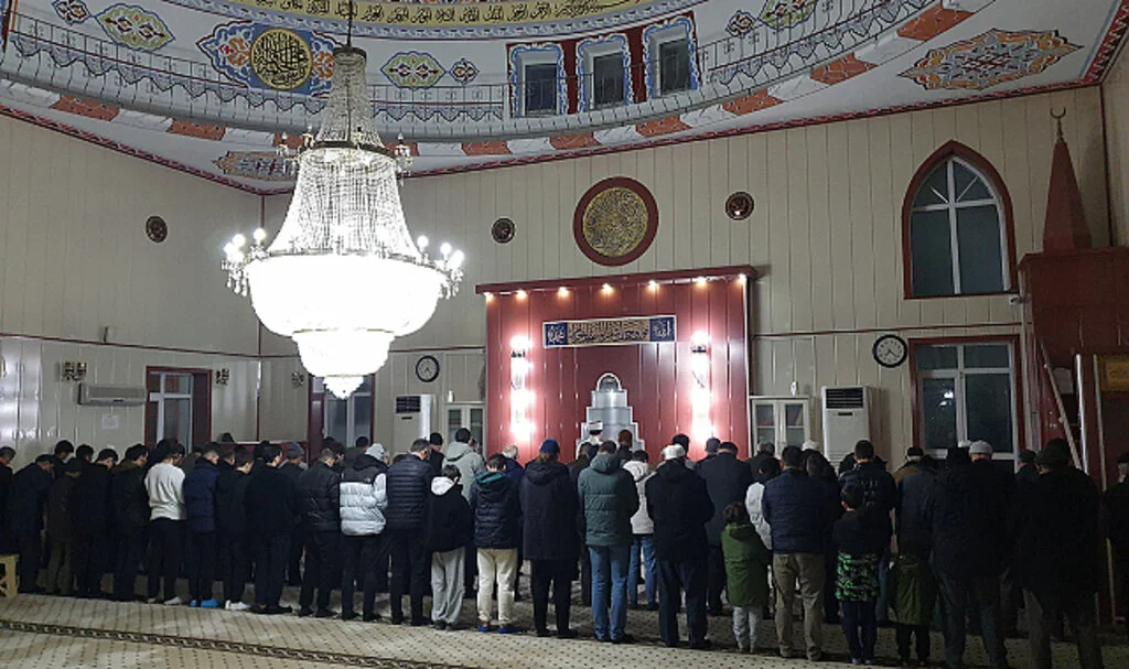 Bafra'da Gençlik Gönüllüleri Sabah Namazında Buluştu