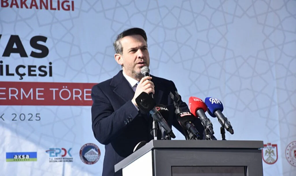 Bakan Bayraktar: "2028’de Tüm Hanelere Kendi Gazımızı Kullanacağız"