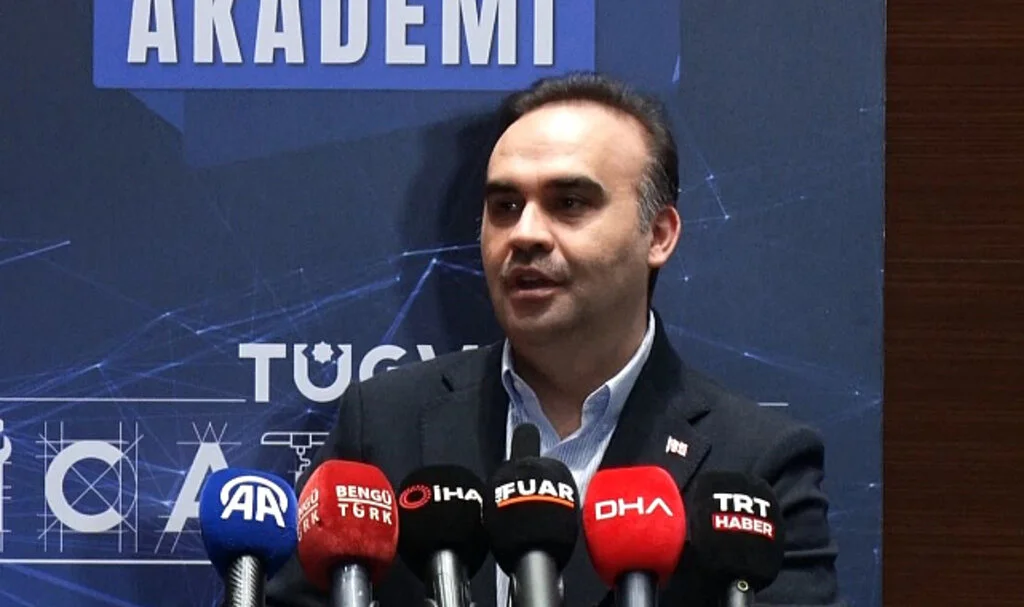 Bakan Kacır: Ay’a Erişimi Kendi Mühendislerimizle Başaracağız