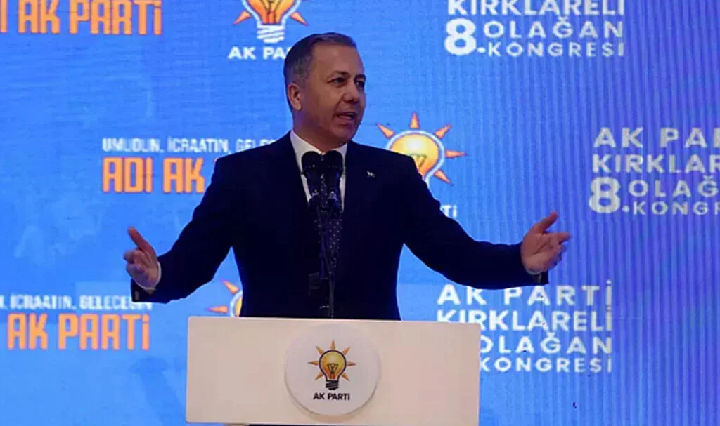 Bakan Yerlikaya'dan Suriye mesajı: Kardeşlerimiz artık özgürlüğüne kavuştu