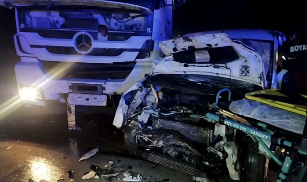 Boyabat’ta Feci Kaza: 2 Ölü, 2 Yaralı