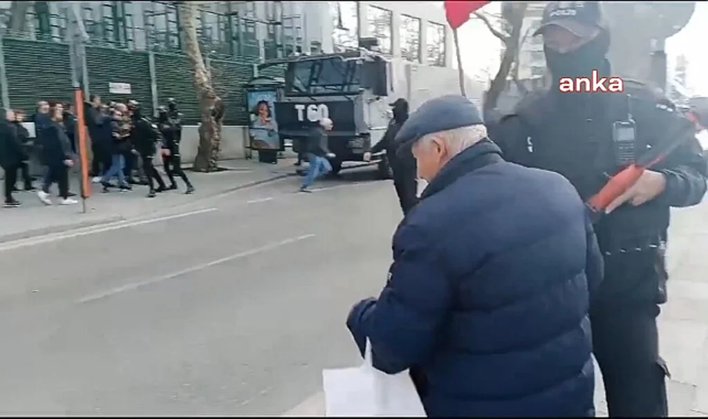 Çağlayan’da İmamoğlu’na Destek Gerilimi! Polis Müdahale Etti