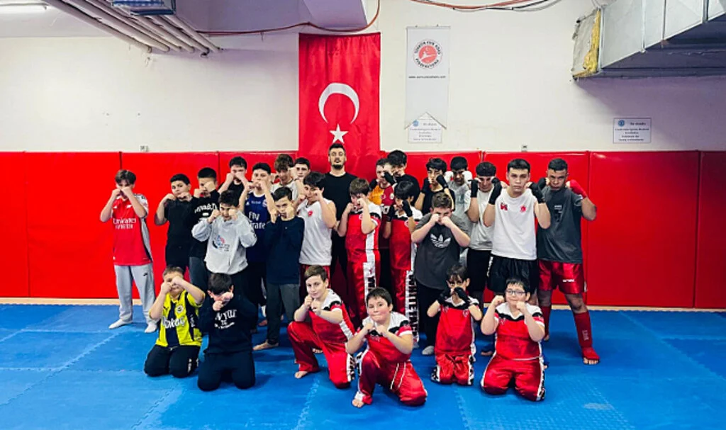 Canik'te Kick Boks Eğitimi Hız Kesmeden Devam Ediyor