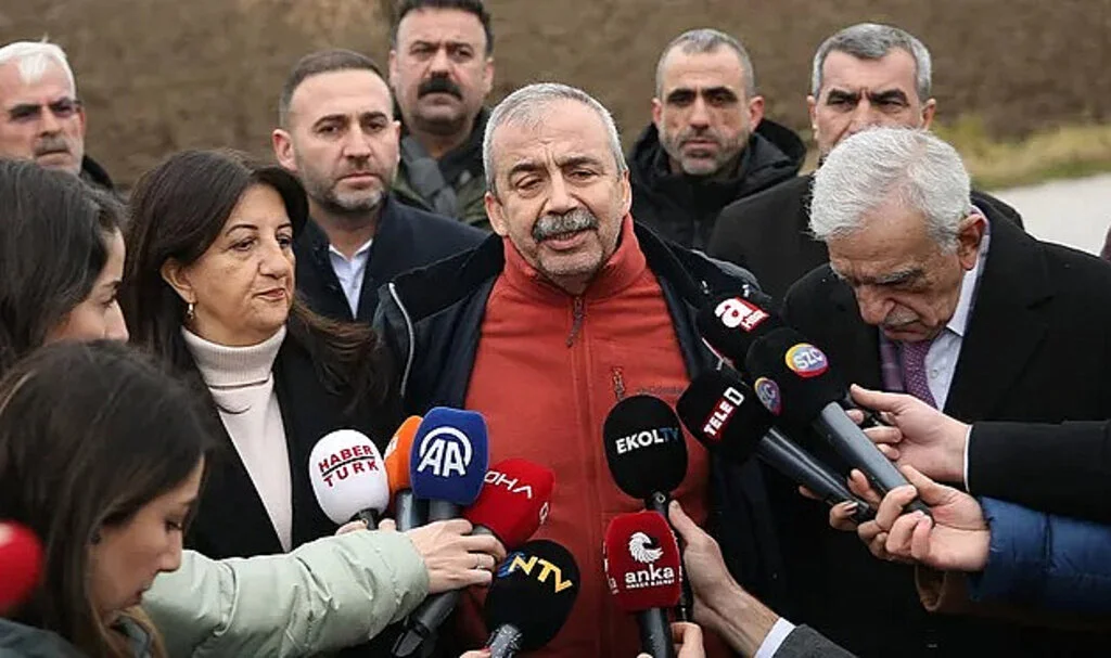 DEM Heyeti Figen Yüksekdağ ile Görüşmeye Hazırlanıyor