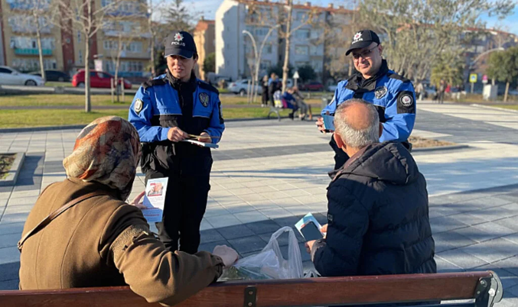Dolandırıcılığa Karşı Samsun Polisinden Bilgilendirme Etkinliği