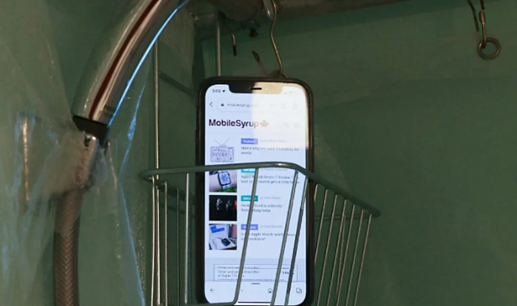 Duşta Telefon Kullanmak Cihazınıza Zarar Verebilir
