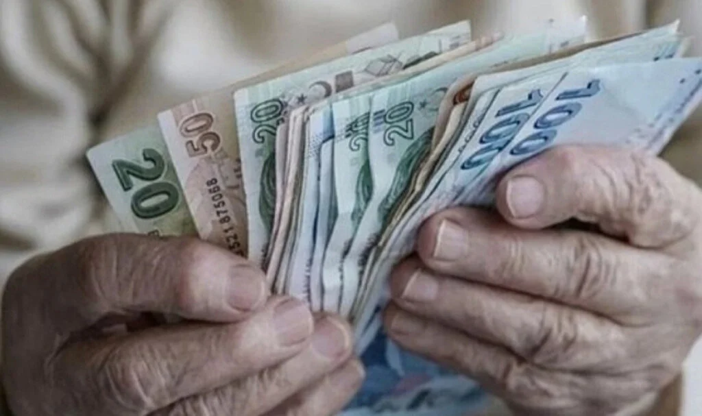 En Düşük Emekli Maaşı Artışı Plan ve Bütçe Komisyonu’ndan Geçti