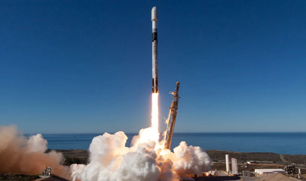 Falcon 9 ile Rekor Görev: 131 Uydu Fırlatıldı