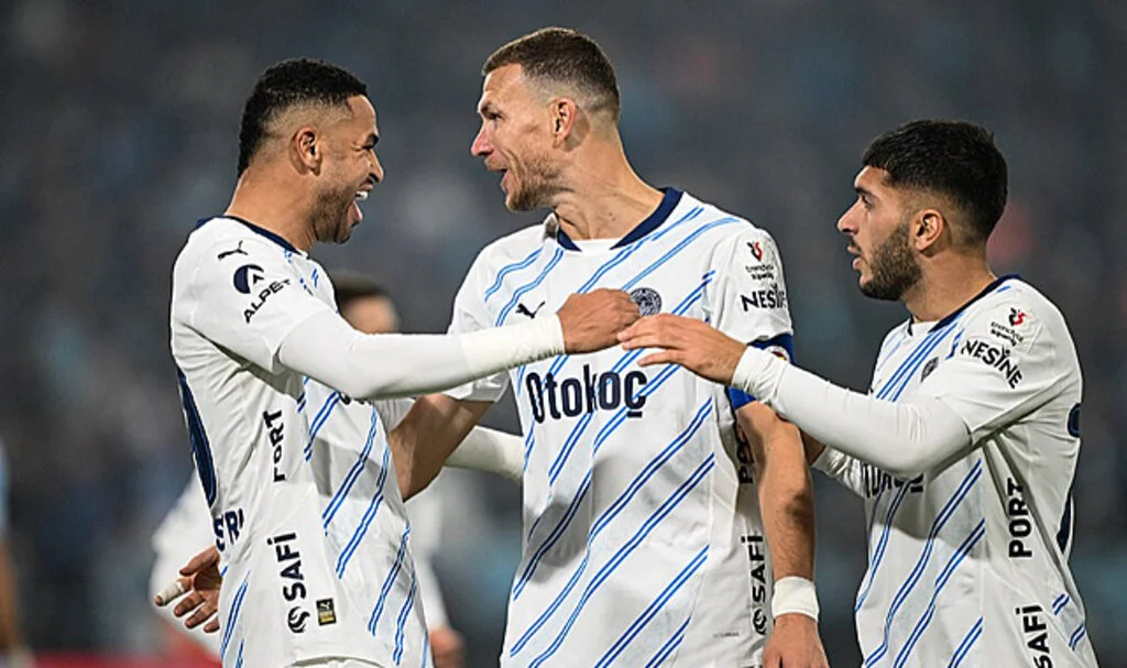 Fenerbahçe Adana’da Farka Koştu: 4-0