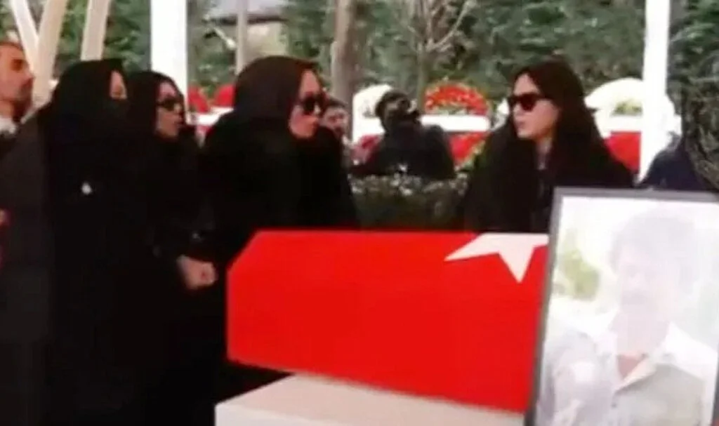 Ferdi Tayfur’un Cenazesinde Kızı ve Yeğeni Tartıştı