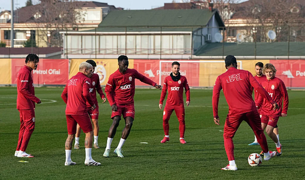 Galatasaray’da Ajax Maçı Hazırlıkları Devam Ediyor