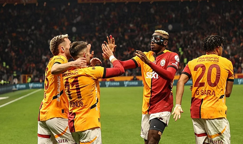 Galatasaray Göztepe'yi Yenerek Liderliğini Sürdürdü