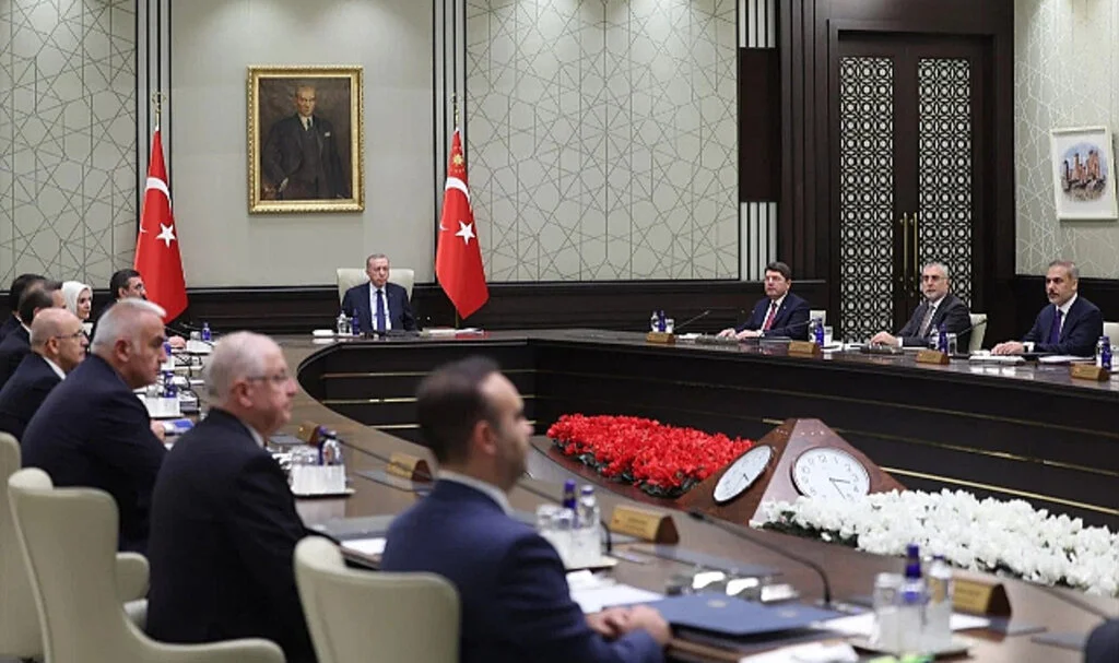 Kabine Toplanıyor: Emekli Maaşı Düzenlemesi Gündemde