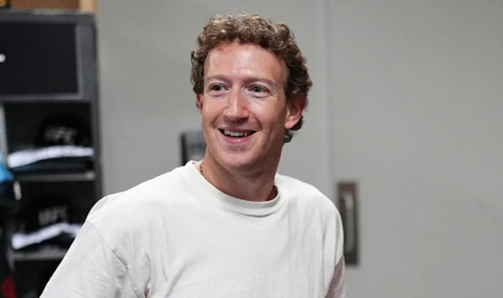 Mark Zuckerberg'den Apple'a Sert Eleştiri: "Steve Jobs'un Ekmeğini Yiyorlar!"