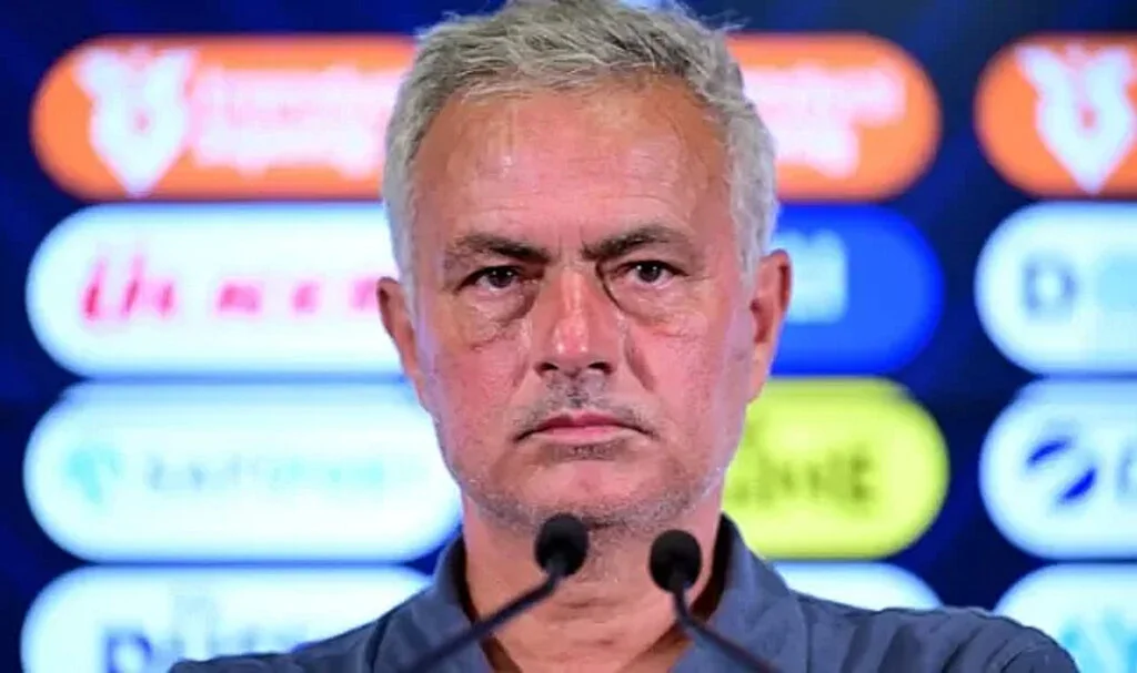 Mourinho'dan G.Saray tepkisi! 'O skandalları izlemektense...'