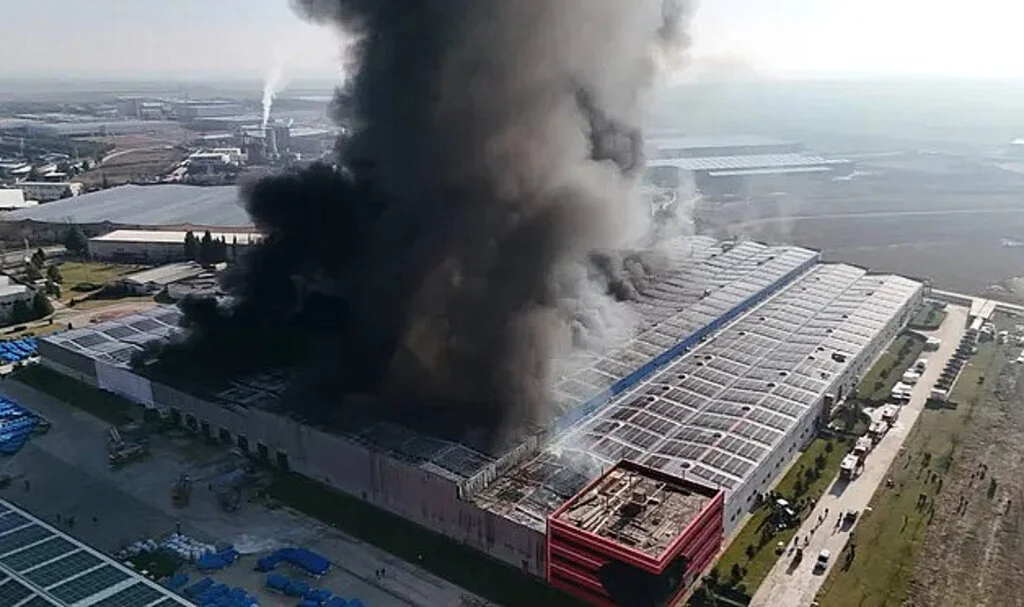Oyuncak Fabrikasında 21 Saat Süren Yangın!