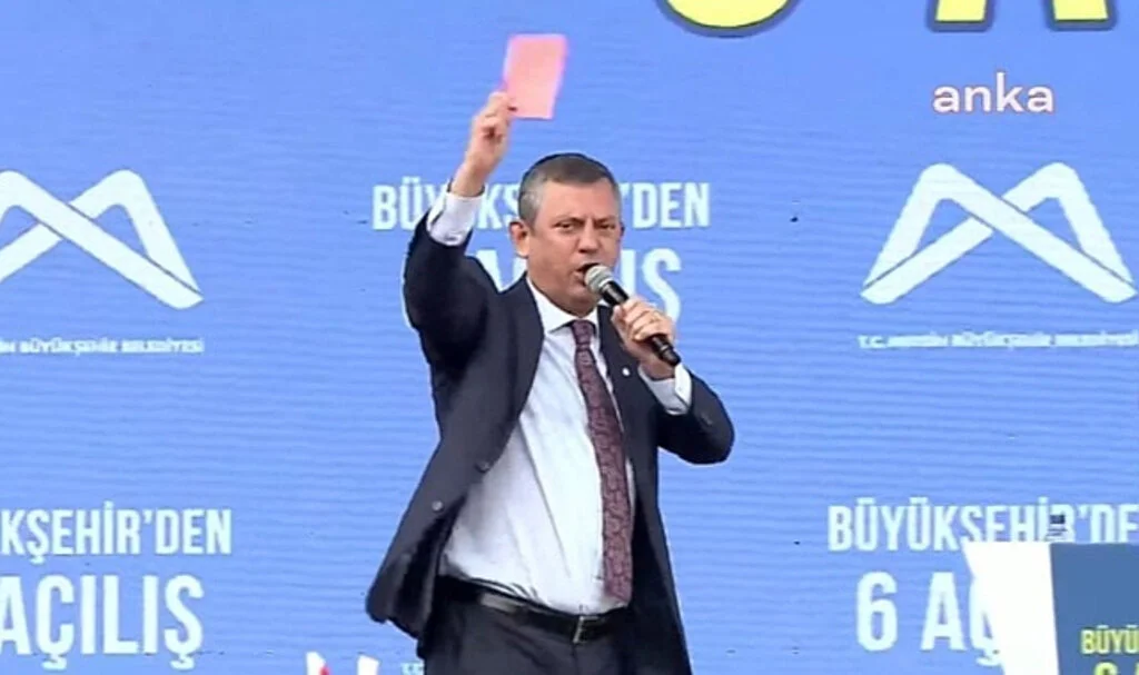 Özgür Özel: İktidara Kırmızı Kart Gösteriyoruz