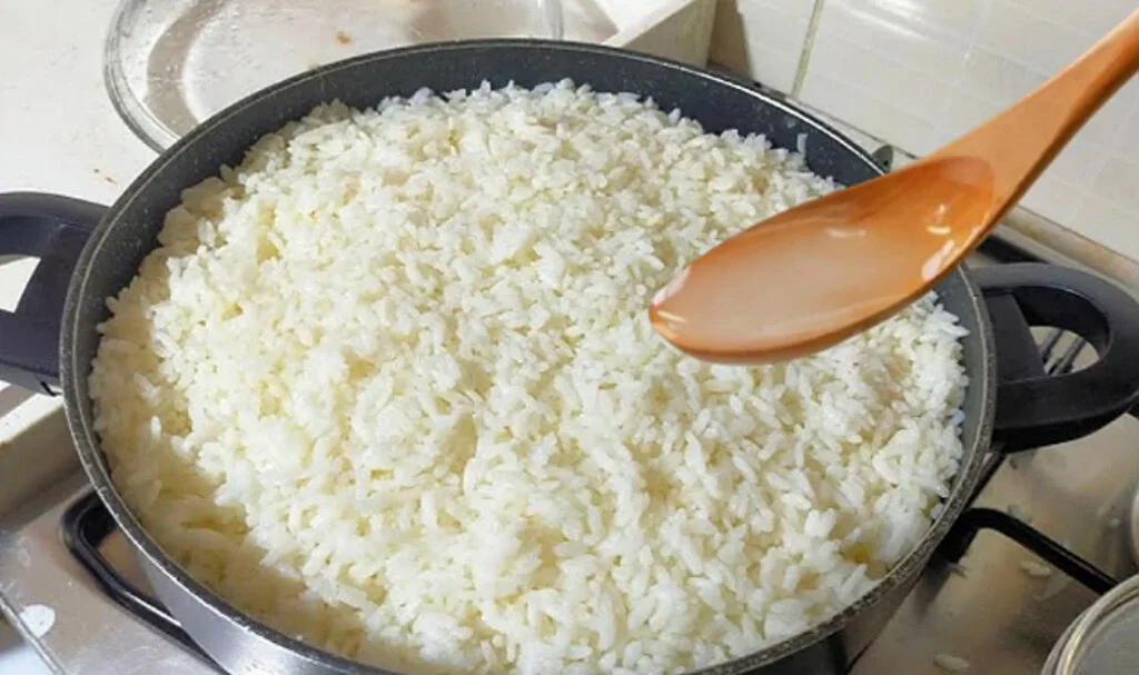Pilavın içine 1 kaşık ekleyin: Kalorisi düşüyor, lezzeti artıyor