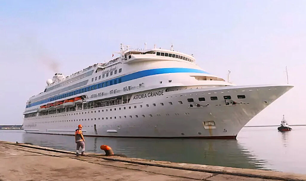 Rus Kruvaziyer Gemisi Samsun’a 1015 Turist Getirdi