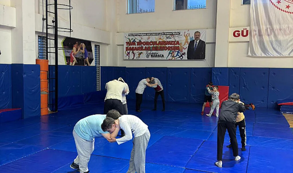 Salıpazarı'nda Gençler ve Çocuklar İçin Ücretsiz Spor Eğitimi