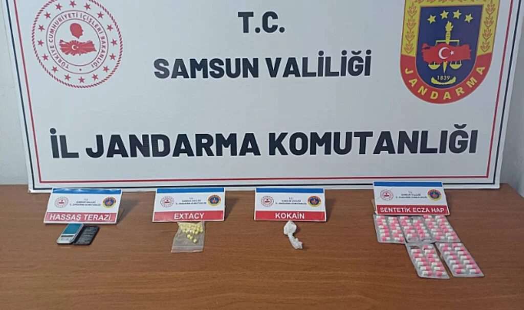 Samsun’da 3 Şahıs Uyuşturucu Ticareti Yaparaken Yakalandı