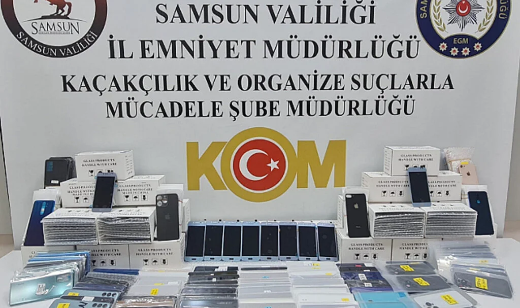 Samsun'da 572 Kaçak Telefon Parçası Yakalandı