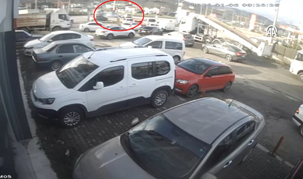 Samsun’da Aynı Kavşakta Peş Peşe Kazalar Güvenlik Kamerasına Yakalandı