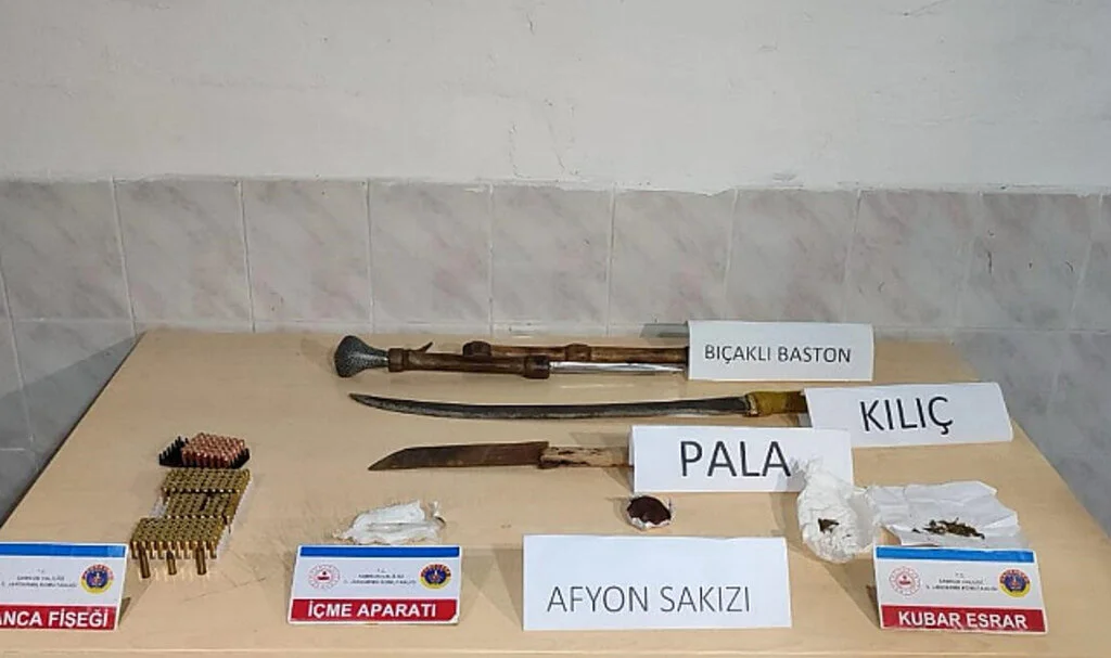 Samsun'da Jandarmadan Çifte Uyuşturucu Operasyonu
