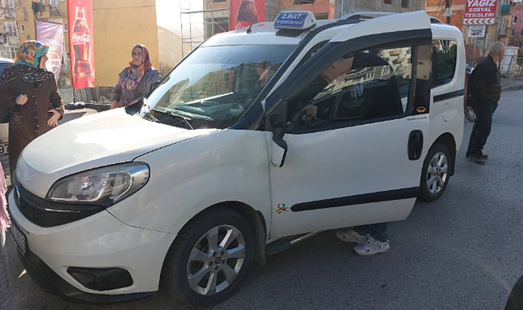 Samsun'da dolmuş yayaya çarptı: 1 yaralı
