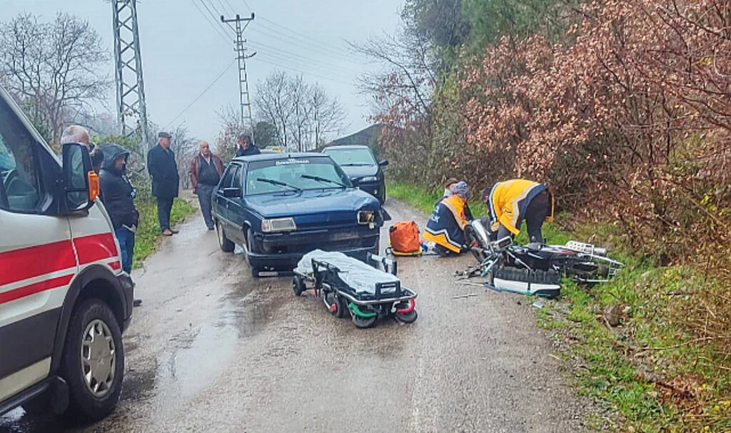 Samsun’da Motosiklet ile Otomobil Çarpıştı: 2 Yaralı