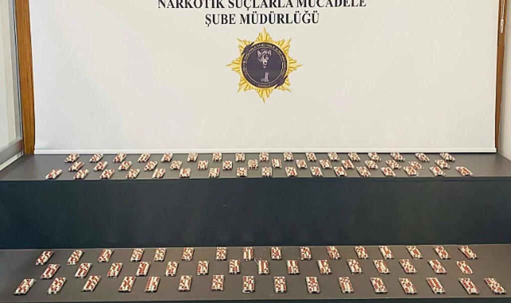 Samsun'da Sentetik Ecza Operasyonu: 2.912 Hap Ele Geçirildi