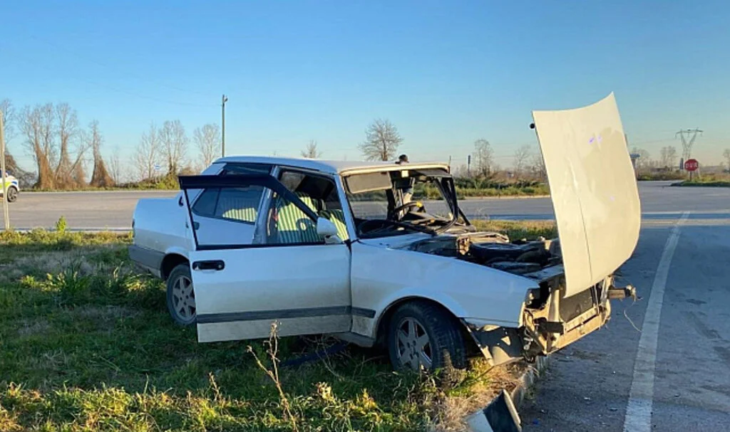 Samsun'da Tırla Çarpışan Otomobil Sürücüsü Yaralandı