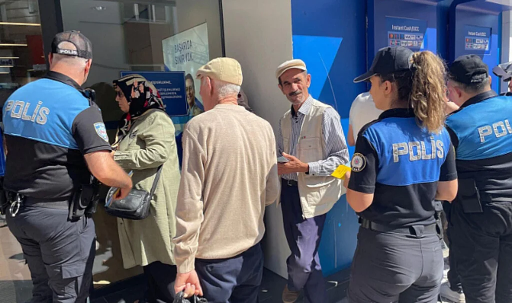 Samsun polisi dolandırıcılığa savaş açtı