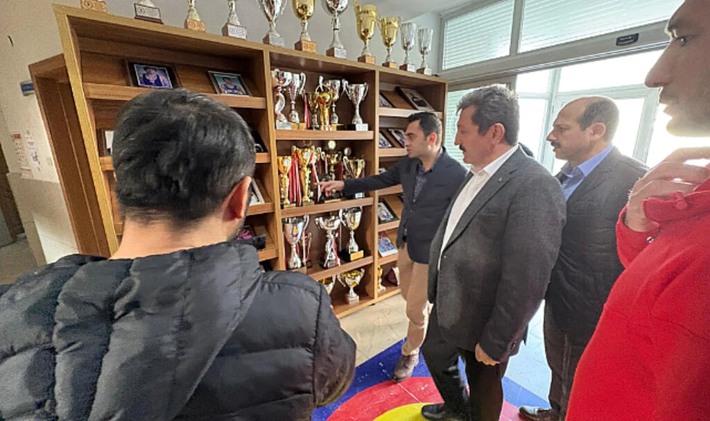 Samsun Valisi Orhan Tavlı'dan Güreş Eğitim Merkezine Ziyaret