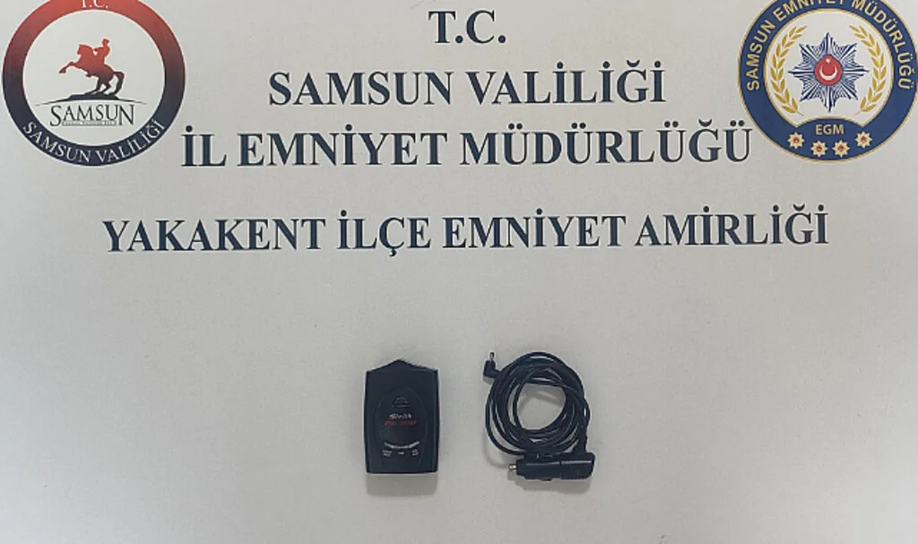 Samsun Yakakent’te Araçta Radar Tespit Cihazı Ele Geçirildi
