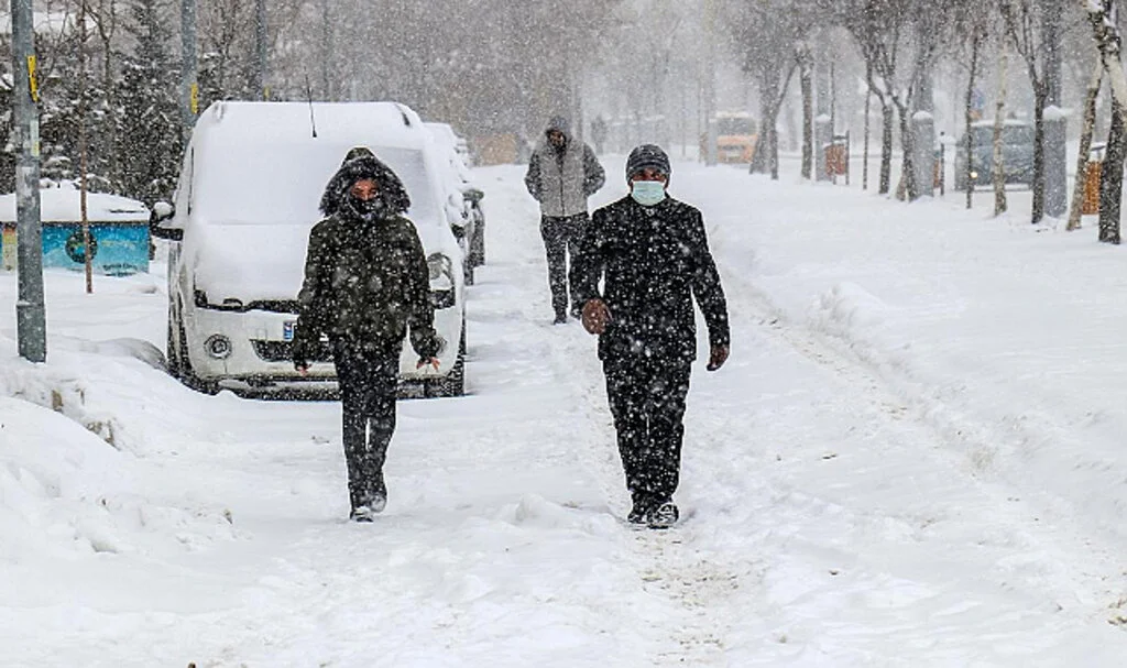 Soğuk Hava Kapıda: Türkiye'de Kar Yağışı Başlıyor