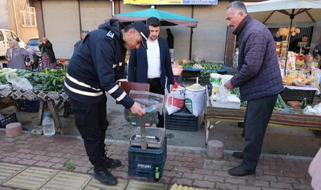 Terme’de Pazar Yerinde Terazi Denetimi Yapıldı