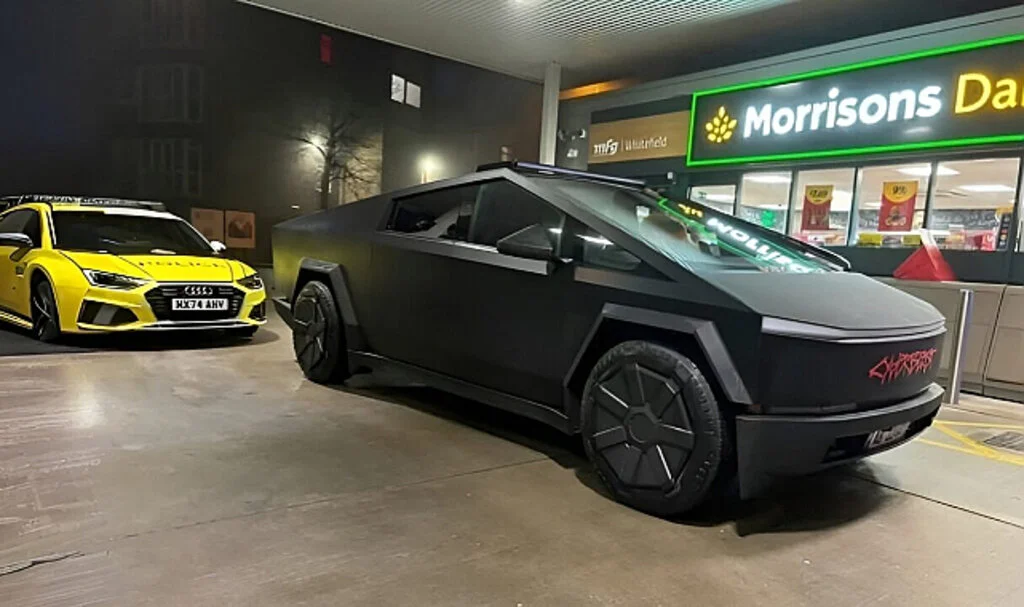 Tesla Cybertruck, İngiltere’de Trafikten Men Edildi