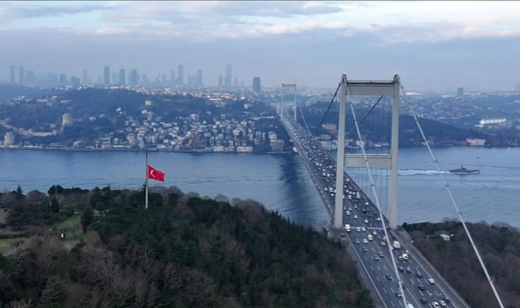 Türkiye’de Milli Yas: Bayraklar Yarıya İndirildi