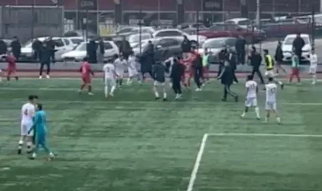 U19 maçında kavga çıktı