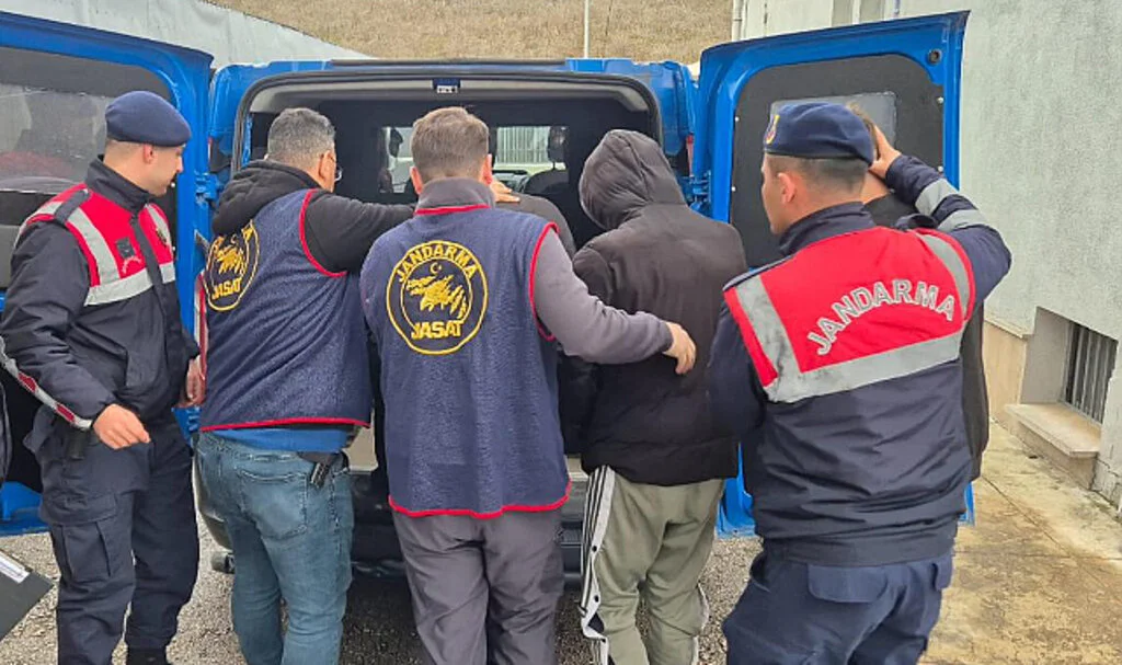 Ünye’de 700 Metre Kablo Çalan 3 Kişi Tutuklandı