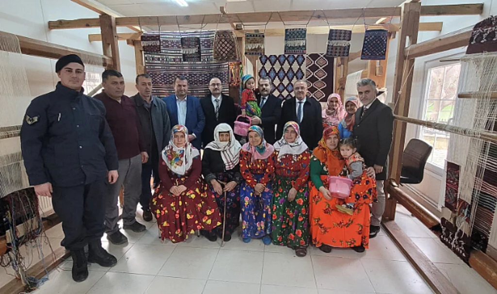 Vezirköprü'de Kaymakam Kaya'dan Yöresel El Sanatlarına Destek
