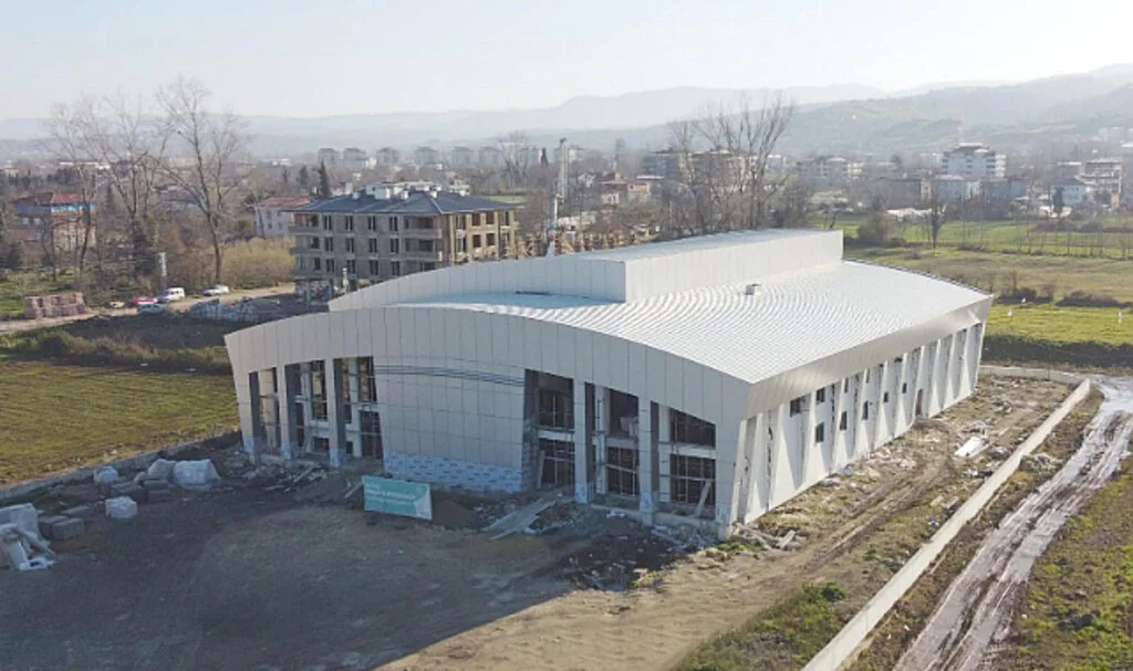 Yarı Olimpik Yüzme Havuzu projesinde sona doğru